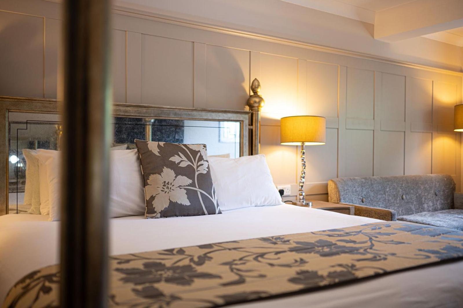 Manor House Hotel & Spa, Alsager Bagian luar foto